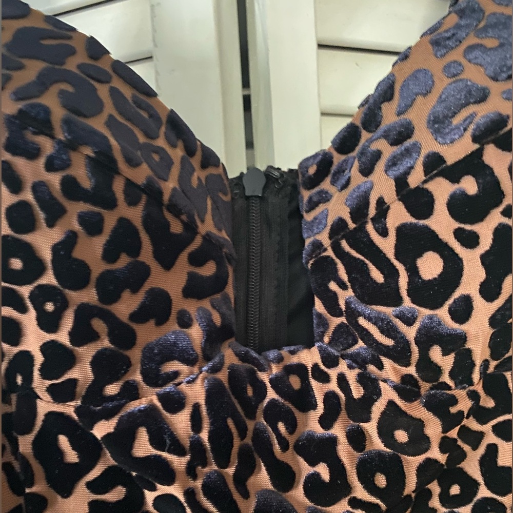 FOREVER 21 LEOPARD PRINT MINI DRESS - Picture 6 of 8